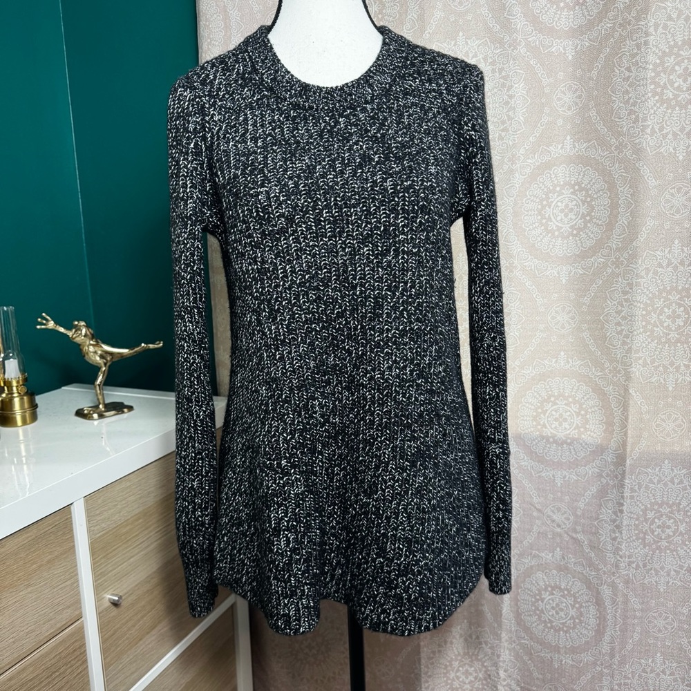 Athleta Sierra Crew Neck Wool Blend Knit Sweater Black Marl Gray Size Medium
